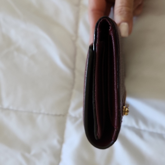 Michael kors burgundy Bi Fold wallet. - Picture 5 of 6